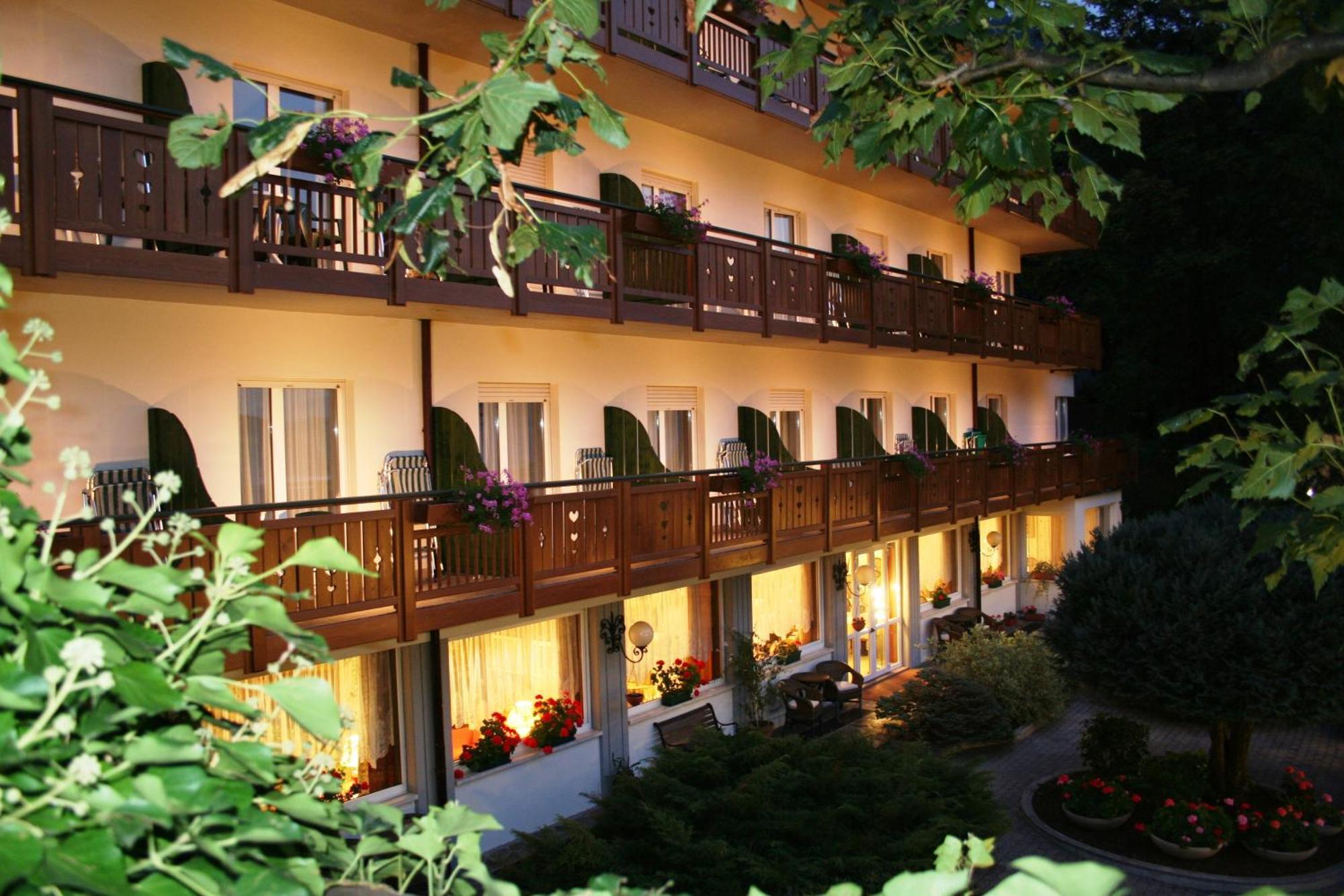Hotel Miralago Wellness - Adults Only Molveno Extérieur photo