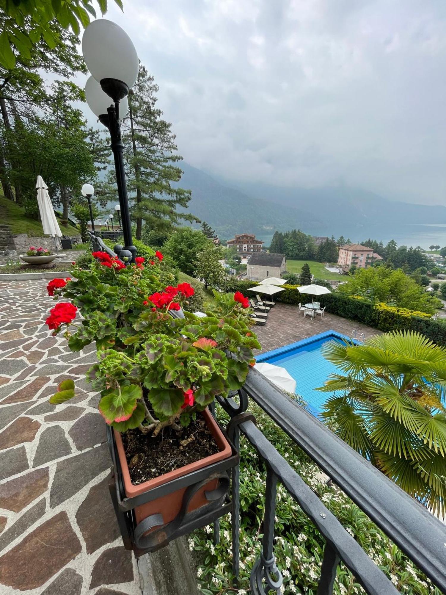 Hotel Miralago Wellness - Adults Only Molveno Extérieur photo