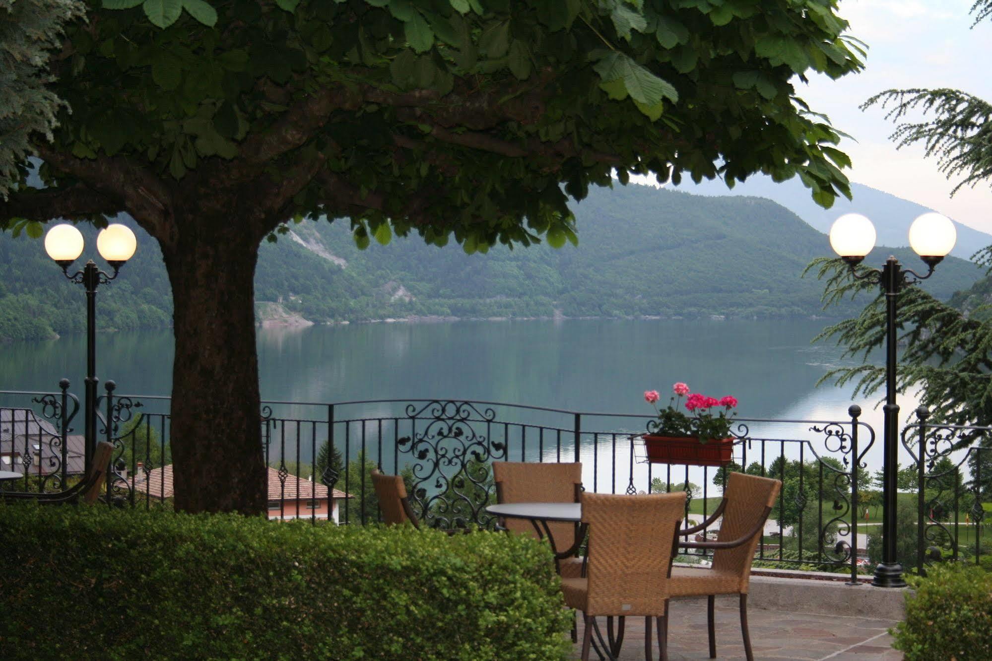 Hotel Miralago Wellness - Adults Only Molveno Extérieur photo