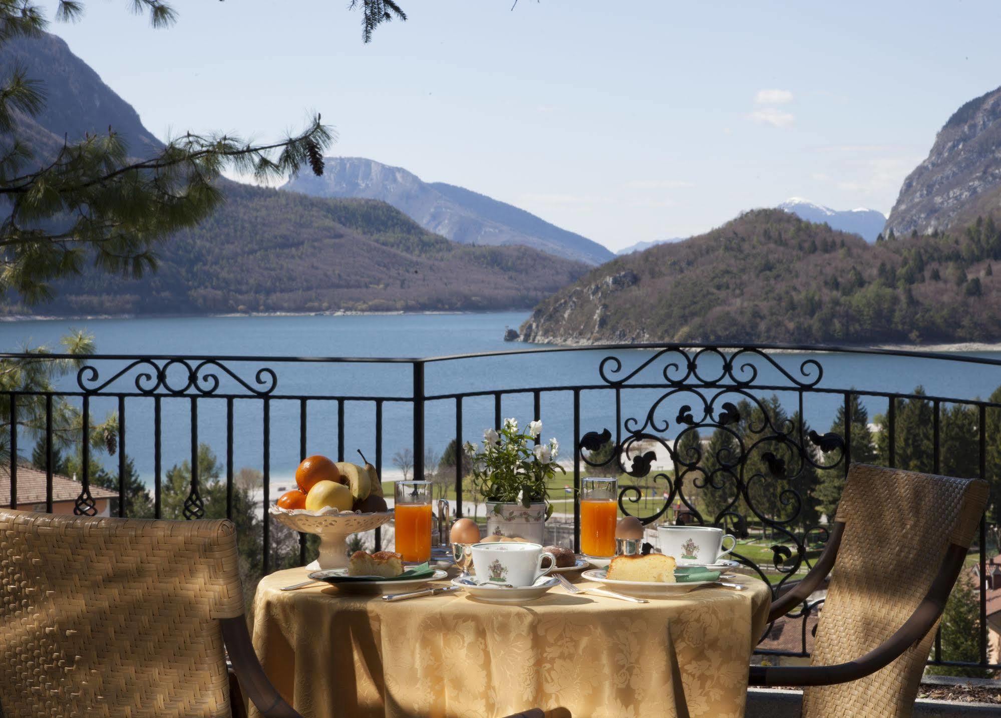Hotel Miralago Wellness - Adults Only Molveno Extérieur photo